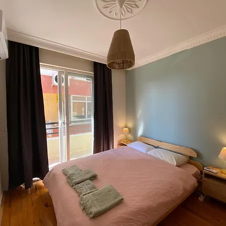 Apartmán Merkezde Denize 100mt 2+1 *