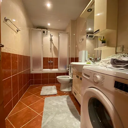 Merkezde Denize 100mt 2+1 Apartman Alanya