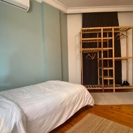 Merkezde Denize 100mt 2+1 Apartman Alanya