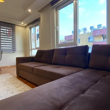 Daire Merkezde Denize 100mt 2+1