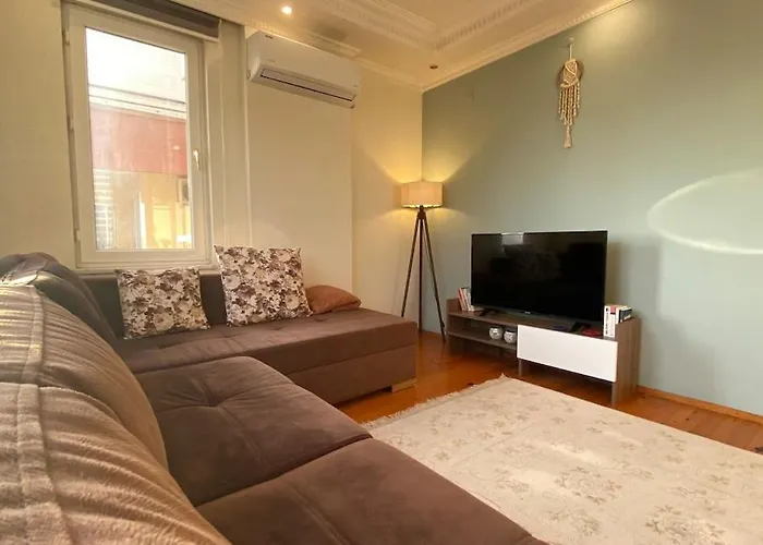 Merkezde Denize 100mt 2+1 Alanya