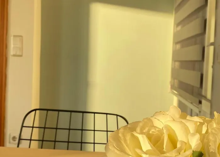 Daire Merkezde Denize 100mt 2+1 Alanya