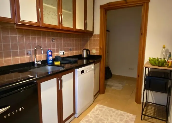 Merkezde Denize 100mt 2+1 Daire Alanya